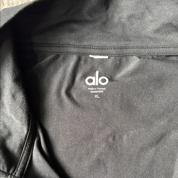 ALO Yoga Black Quarter-Zip Top - Picture 2 of 3